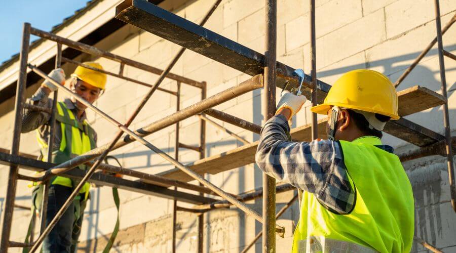 Professional residential roofers in Amelia, OH